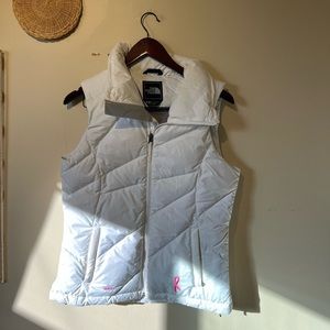 The north face women’s small 550 puffer vest..: